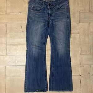 Women’s American eagle flared jeans size 6